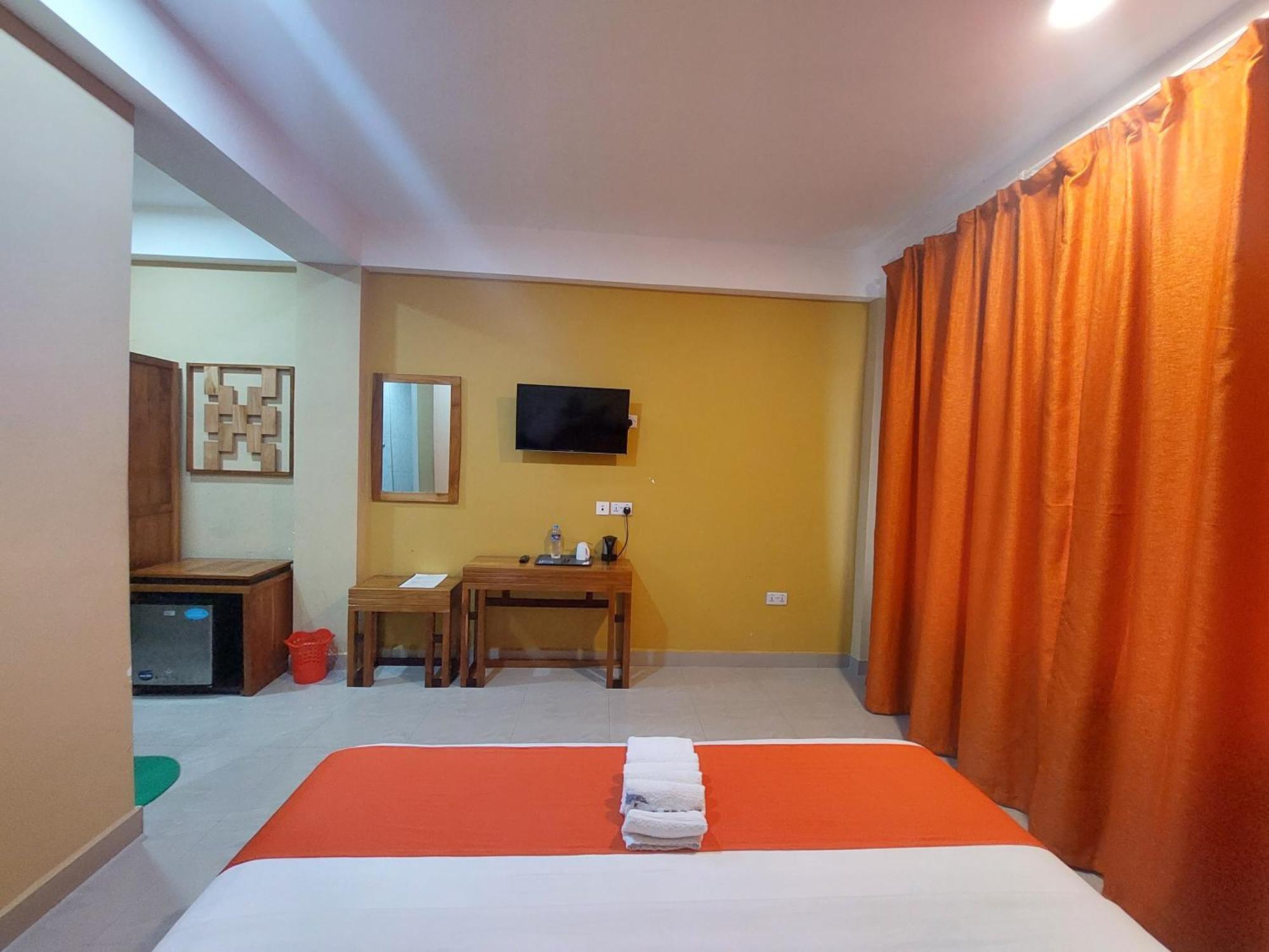 טאנגה Dolphin Hotel מראה חיצוני תמונה