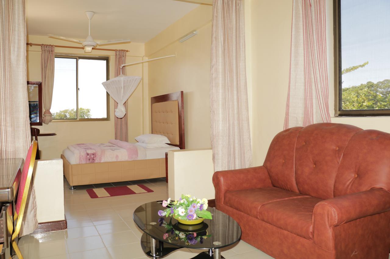 טאנגה Dolphin Hotel מראה חיצוני תמונה