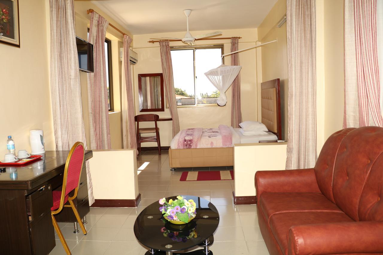 טאנגה Dolphin Hotel מראה חיצוני תמונה