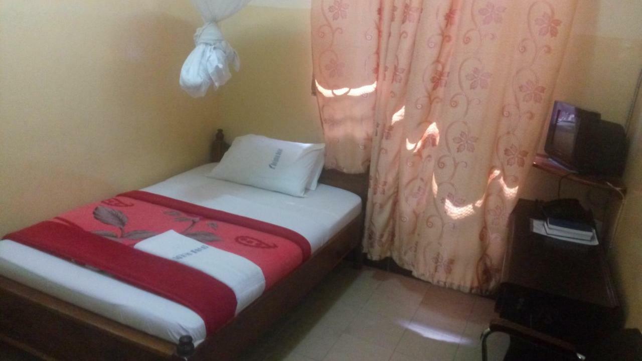 טאנגה Dolphin Hotel מראה חיצוני תמונה